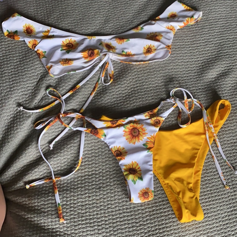 Bikini set - Picture 2 of 2